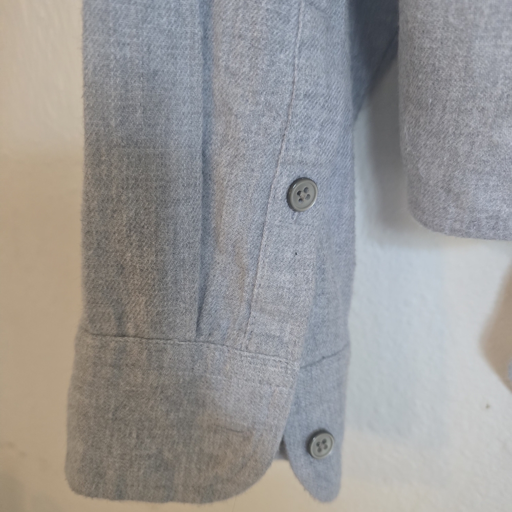 Madewell Women's Light Gray Casual Button-Down Shirt - Picture 4 of 9